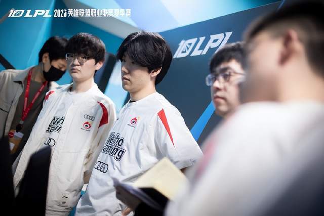 在室内赛和 在室内赛和