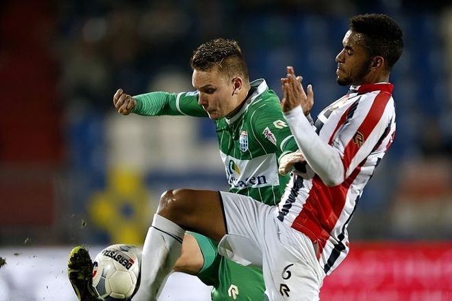 四月的滚地 四月的滚地